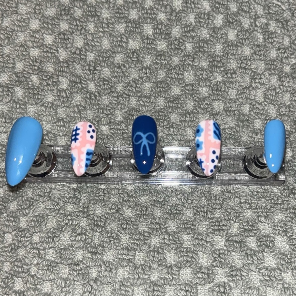 Custom Press On Nails - image 1